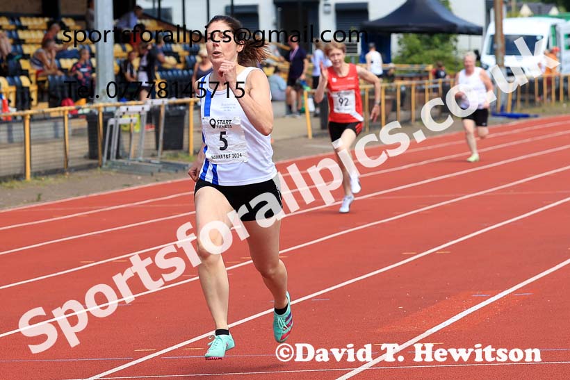Womens 200 metres, 2024 NE Masters Track and Field Champs., Monkton Stadium, Jarrow.  Photo: David T. Hewitson/Sports for All Pics